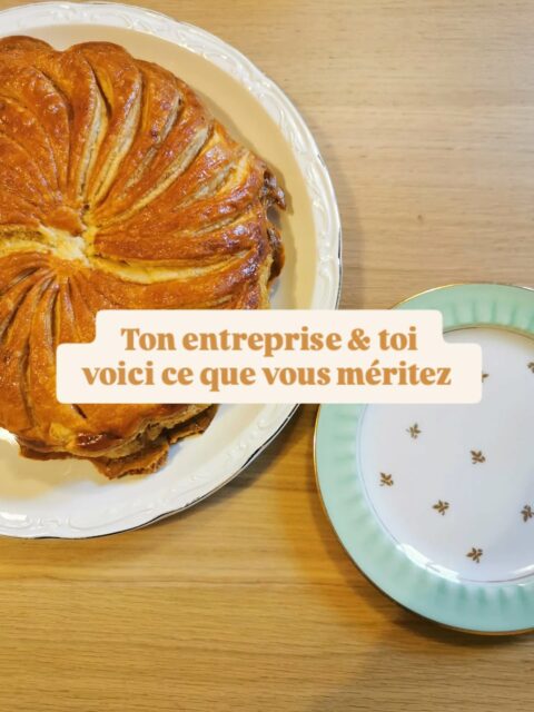 Ton business mérite plus que des “on verra bien”.
Quand tu te sens en sécurité :
→ tu crées plus
→ tu vends plus
→ tu rayonnes plus
→ tu te payes plus 😏
Se sentir en sécurité, ce n’est pas une option.
C’est la base de la réussite durable.
Nous sommes convaincues que :
💛 l’argent n’est pas la seule sécurité
💛 l’environnement dans lequel tu entreprends compte avant tout
💛 ton plaisir est un indicateur de réussite stratégique
Résultat :
🎯 90% de réussite sur les objectifs fixés en début d'accompagnement
💛 98% de recommandation
💪 0% d’abandon en formation
Pas parce qu’on pousse nos client.es à “faire plus”.
Mais parce qu’on les accompagne à faire comme elle le souhaite tout en étant soutenues dans leur entreprise ET dans leur vie.
Pour nous c’est aussi ça, le développement commercial aligné.
Et c’est disponible pour toi aussi. ✨
—
🚀 Il reste quelques places pour la Journée du Business Aligné du lundi 16 mars.
Réserve ta place via le lien en bio 💛
#BusinessAligné #sécuritéfinancière #entrepreneurealignée #succesdurable #businessauféminin oserentreprendre thérapeute créative communicationdigitale