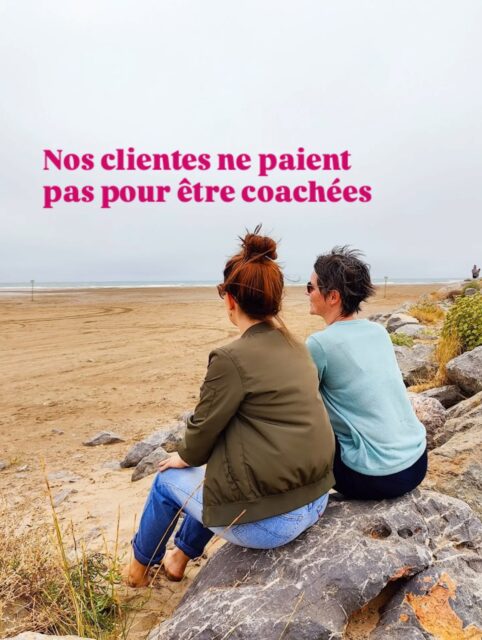 Quand on n'a pas les résultats souhaités on finit par douter de soi, de son offre, de ses prix etc...
Or le réel sujet c'est qu'un nouveau seuil de transformation pointe le bout de son nez.
❌ Nos clientes ne veulent pas :
- Se perdre dans une formation avec des dizaines (voir des centaines) d'autres entrepreneures.
- De méthodes toutes faites "qui marchent à tous les coups" (bah oui ça n'existe pas 😅).
- Être boostée par des "tu dois" et des "il faut"
- Avoir l'impression d'être un numéro (voir une vache à lait)
☀️ Elles veulent :
- Une écoute personnalisée
- Un environnement sécurisant pour évoluer
- Des réponses à leurs questions
- Comprendre ce qui se joue profondément pour elles et leur business
- Se sentir comprises
La vérité c'est qu'il existe des stratégies qui permettront à une femme de vivre une réelle transformation alors qu'une autre utilisant la même stratégie n'aura aucun résultat.
Tout n'est pas une question de business pure mais d'alignement entre la stratégie, l'énergie de l'entreprise et la posture de l'entrepreneure.
Alignement, mot de plus en plus à la mode et tellement puissant quand il est compris et vécu...
🌸 Barbara voit le désalignement des centres énergétiques de l'entreprise.
☀️ Moi je vois le désalignement dans la posture entrepreuneuriale.
🌸 Elle structure et crée des process adaptées à l'entreprise et l'entrepreneure qui la fait grandir.
☀️ J'écoute et accompagne l'entrepreneure à se connecter à la meilleure version d'elle-même.
Ensemble nous ne proposons pas juste un accompagnement business mais une transformation entrepreunariale à tous les niveaux.
Ça te parle ?
Nos nouvelles offres sortent bientôt, dis "transformation" en commentaire et nous te les enverrons en avant première afin que tu profites des promos de lancement.
En attendant si tu veux profiter du cadeau de la semaine, cliques sur le Quiz via le lien dans la bio 👆
Belle journée,
Ellen