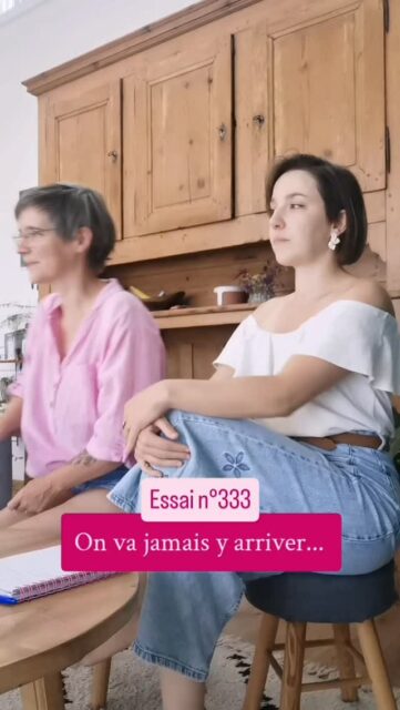 Nous, c'est Ellen et Barbara, on casse les codes du business avec puissance et dérision 😅 

Mis à par essayer de faire des vidéos pour nos clientes, cela fait 10 ans que nous accompagnons des centaines de femmes à :

🎉 vivre de leur métier passion 

✨ être professionnellement libre

❤️ entreprendre avec le cœur 

Grâce à des méthodes toutes simples qui ne te demandent pas de devenir influenceuse sur les réseaux.

Si tu veux arrêter de galèrer toute seule dans ton coin, tu es au bon endroit.  

Welcome ☀️